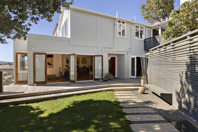 Photo of property in 10 Earls Terrace, Mount Victoria, Wellington, 6011