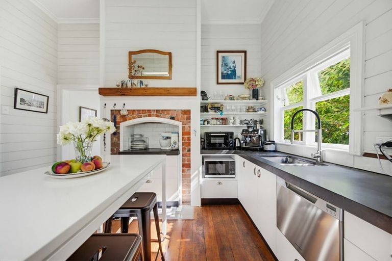 Photo of property in 3 Hooker Avenue, Hospital Hill, Napier, 4110