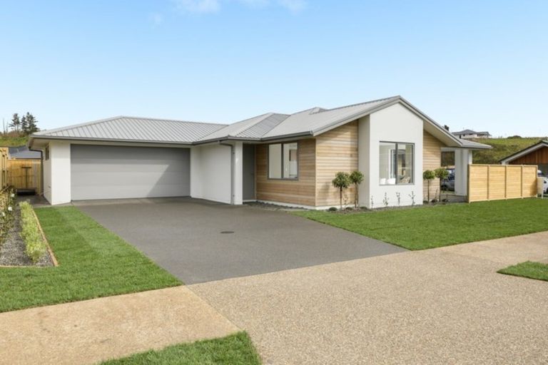 Photo of property in 128 Whakaturou Crescent, Pyes Pa, Tauranga, 3112