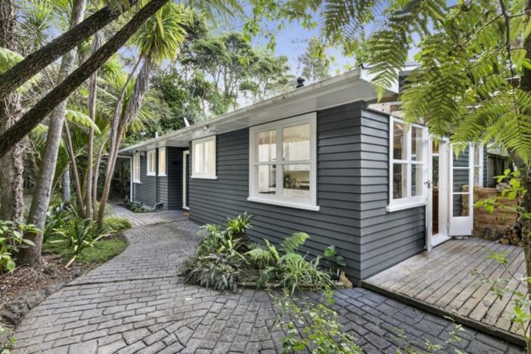 Photo of property in 759 West Coast Road, Oratia, Auckland, 0604