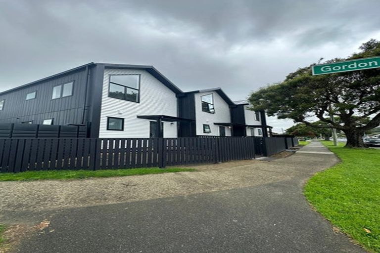 Photo of property in 253c Oxford Terrace, Avalon, Lower Hutt, 5011
