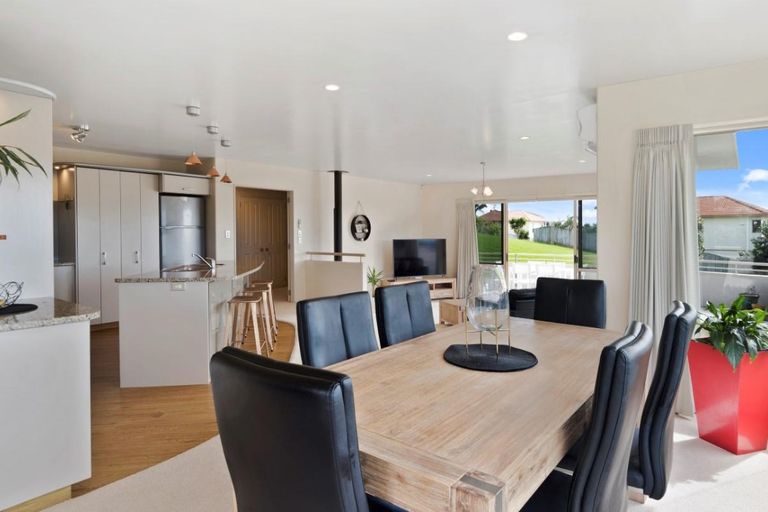 Photo of property in 53 Homestead Place, Welcome Bay, Tauranga, 3112