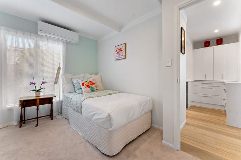 Photo of property in 2/19 Flanshaw Road, Te Atatu South, Auckland, 0610