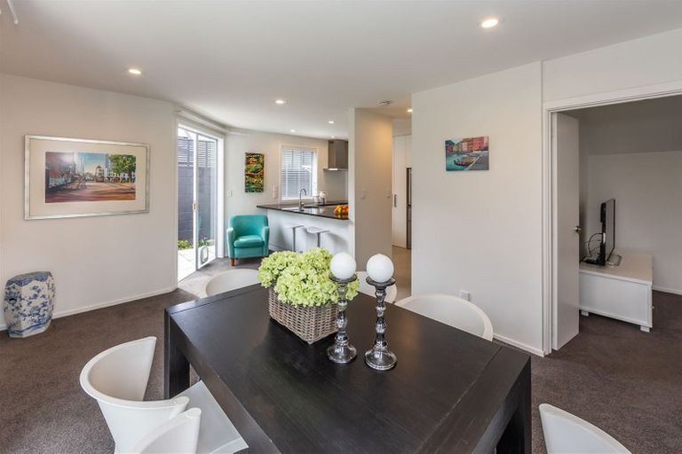 Photo of property in 2/34 Aikmans Road, Merivale, Christchurch, 8014