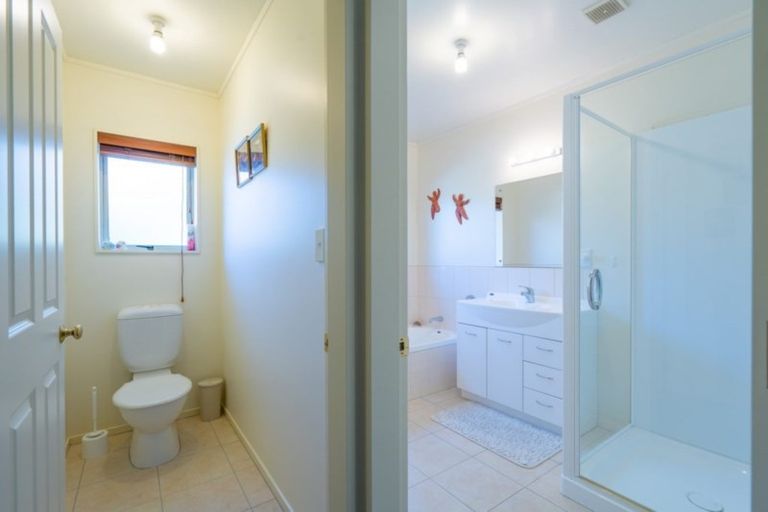 Photo of property in 35 Campion Road, Waikanae Beach, Waikanae, 5036