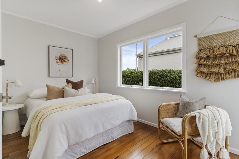 Photo of property in 2/12 Francis Street, Hauraki, Auckland, 0622