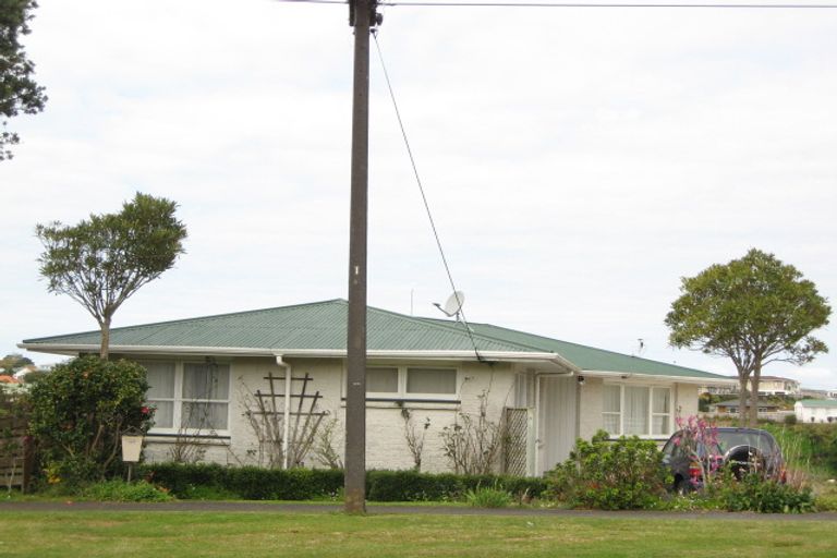 Photo of property in 179 Seaview Road, Westown, New Plymouth, 4310
