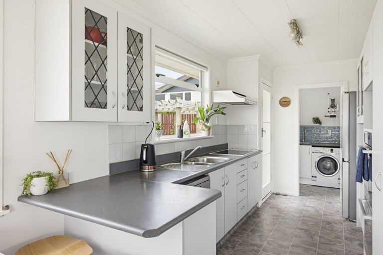 Photo of property in 22 Gray Avenue, Paraparaumu Beach, Paraparaumu, 5032