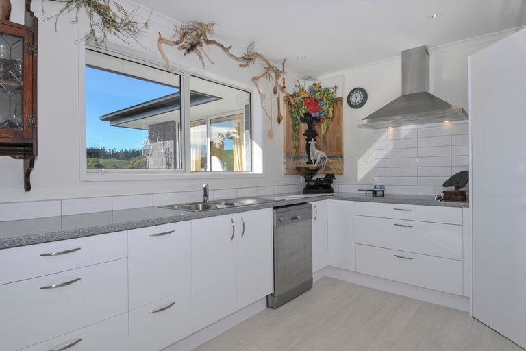 Photo of property in 68 Utopia Park Heights, Welcome Bay, Tauranga, 3112