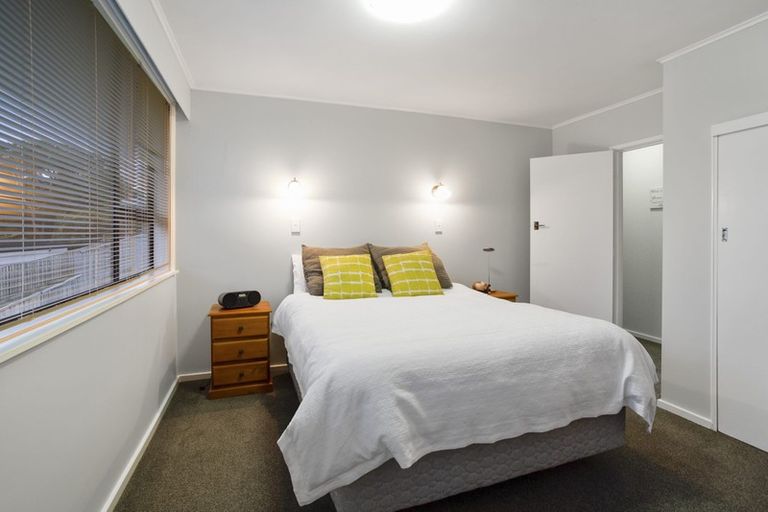 Photo of property in 1/11 Kiwi Esplanade, Mangere Bridge, Auckland, 2022