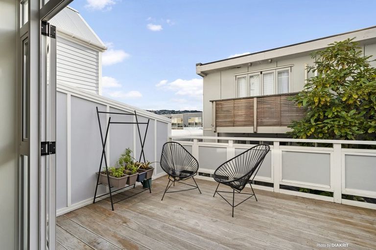 Photo of property in Victoria Villas, 42/35 Pirie Street, Mount Victoria, Wellington, 6011