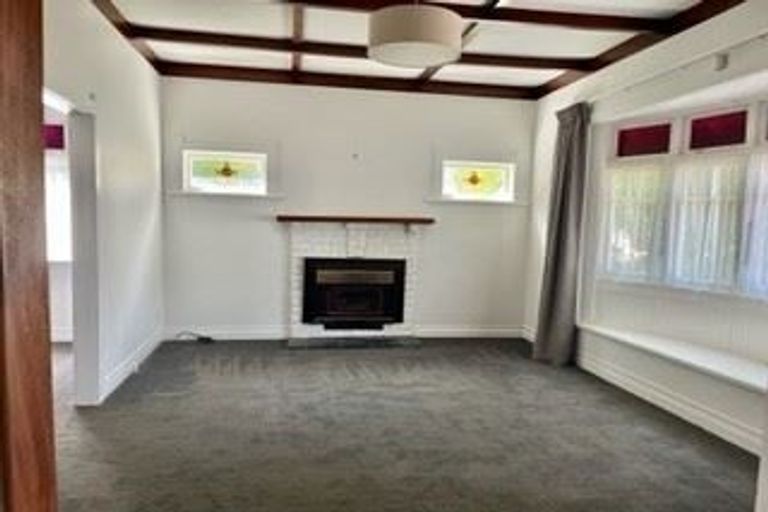 Photo of property in 11 Swanson Road, Henderson, Auckland, 0610
