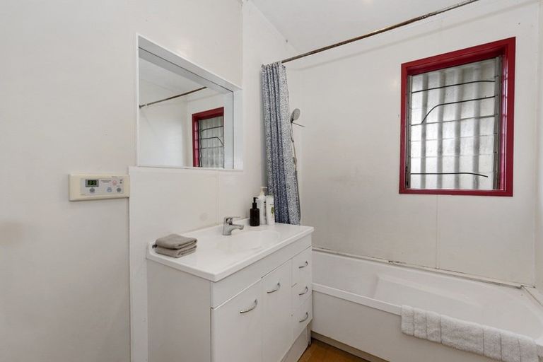 Photo of property in 20 Panair Crescent, Hillcrest, Hamilton, 3216