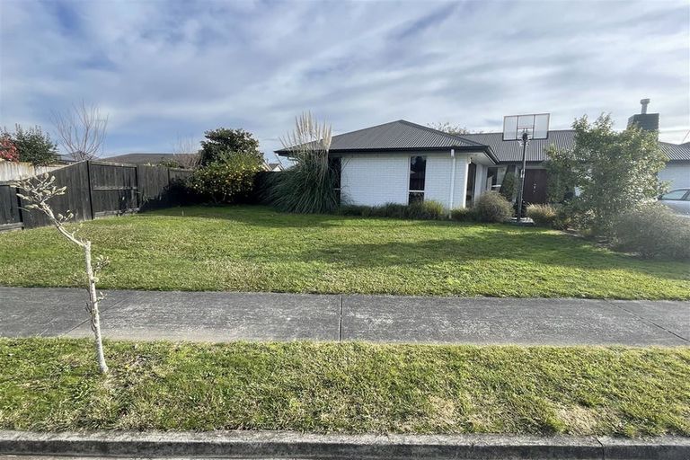 Photo of property in 16 Jasmine Place, Cambridge, 3434