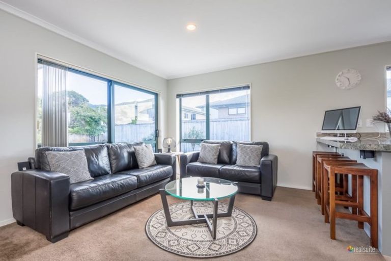Photo of property in 63 Percy Kinsman Crescent, Riverstone Terraces, Upper Hutt, 5018