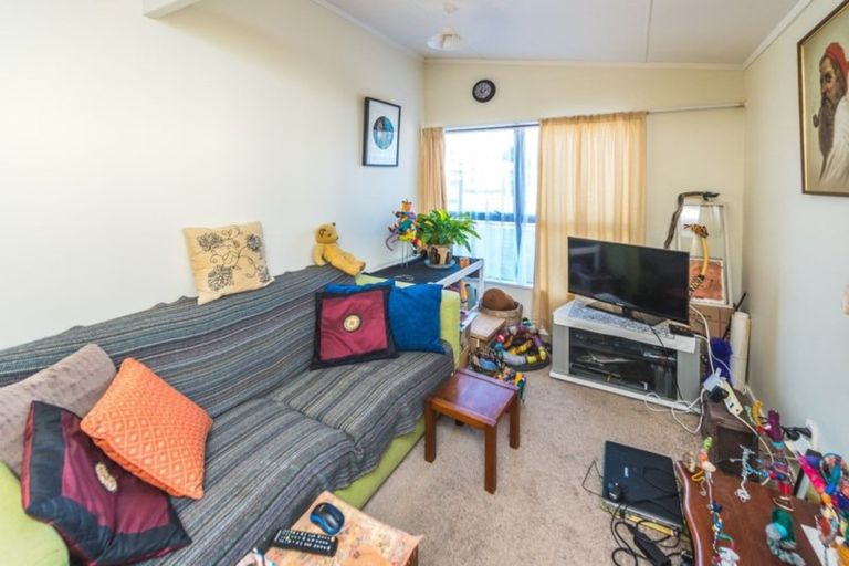 Photo of property in 2 Glasgow Street, Takaro, Palmerston North, 4412