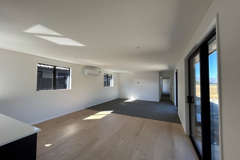 Photo of property in 141 Burdon Loop, Lake Hawea, 9382