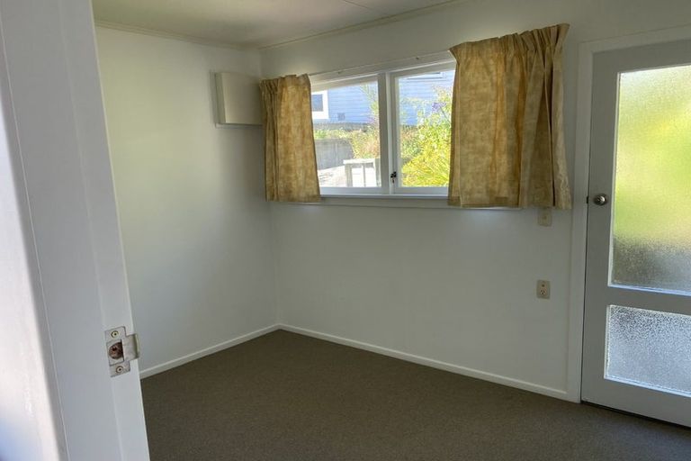 Photo of property in 6 Flaxmere Street, Waikanae Beach, Waikanae, 5036
