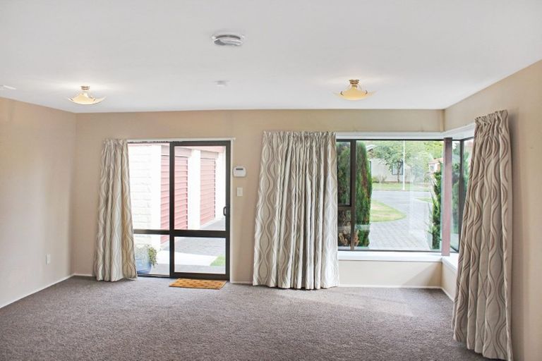 Photo of property in 2/26 Wiremu Street, Redwood, Christchurch, 8051