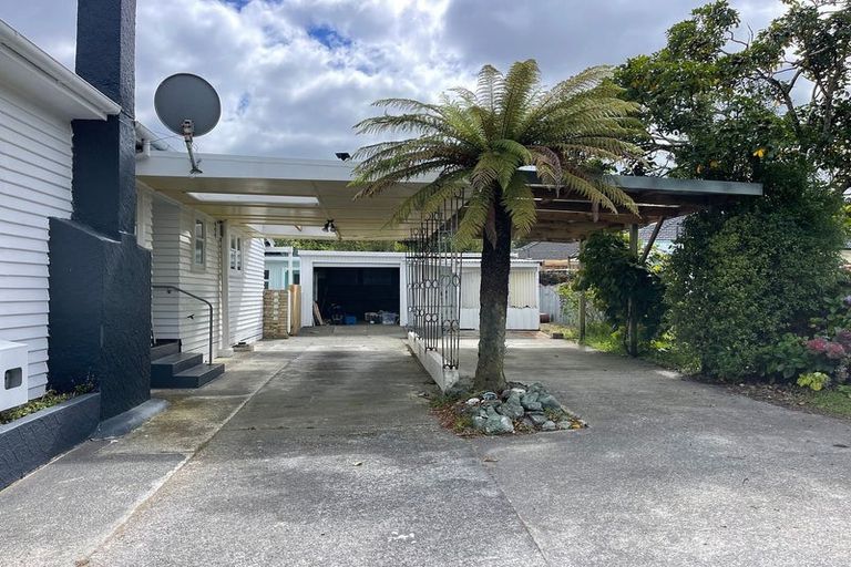 Photo of property in 4 Gibbs Crescent, Wainuiomata, Lower Hutt, 5014