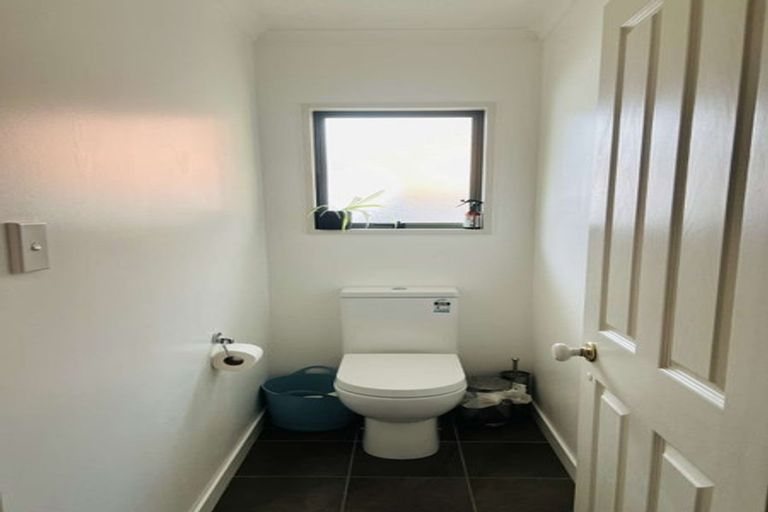 Photo of property in 30 Caroline Crescent, Highbury, Palmerston North, 4412