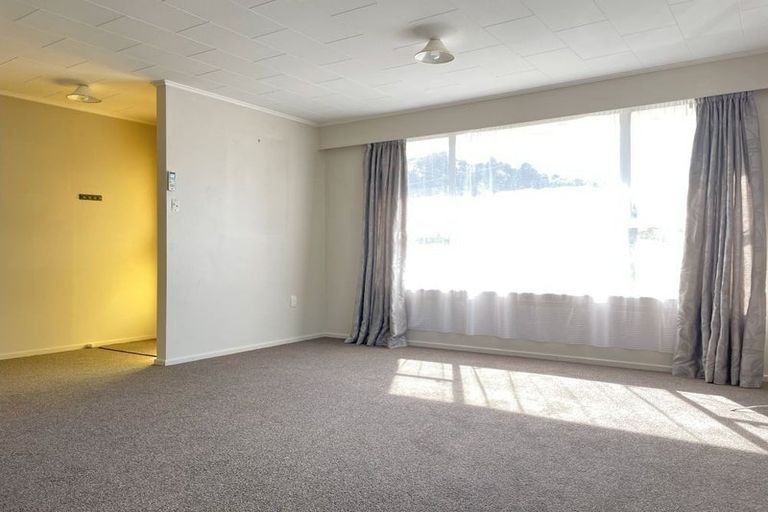 Photo of property in 87a Pinehaven Road, Pinehaven, Upper Hutt, 5019