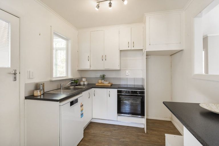 Photo of property in 212 Matai Road, Raumati Beach, Paraparaumu, 5032