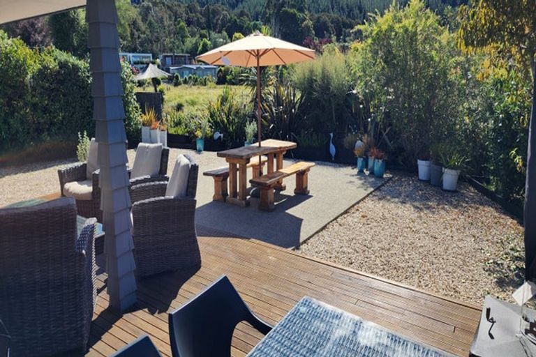 Photo of property in 2 Kahu Close, Kaiteriteri, Motueka, 7197