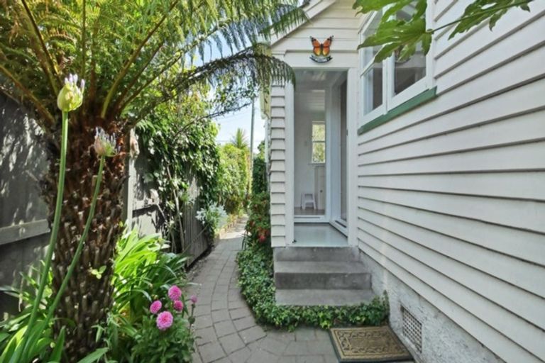 Photo of property in 2/10 Hillier Place, Spreydon, Christchurch, 8024