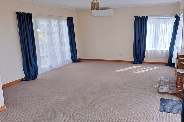 Photo of property in 82 Ocean View Road, Northcote, Auckland, 0627