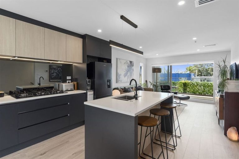 Photo of property in 4/4 Jutland Road, Hauraki, Auckland, 0622