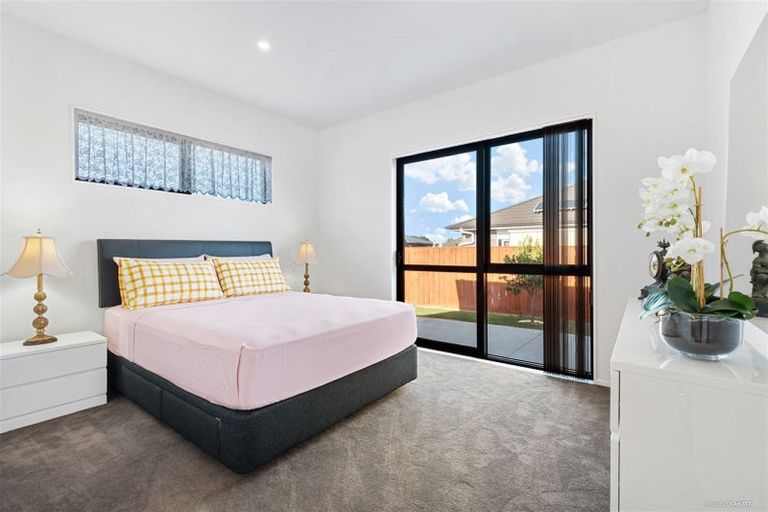 Photo of property in 58 Harbour Crest Drive, Waiuku, 2123