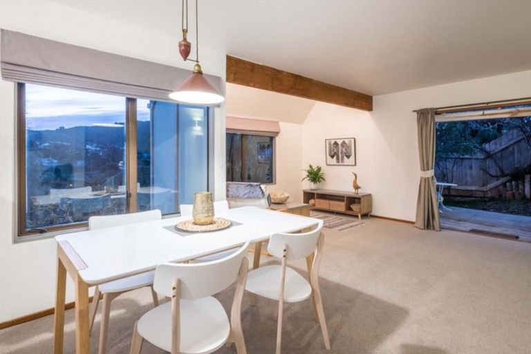 Photo of property in 98a Creswick Terrace, Northland, Wellington, 6012