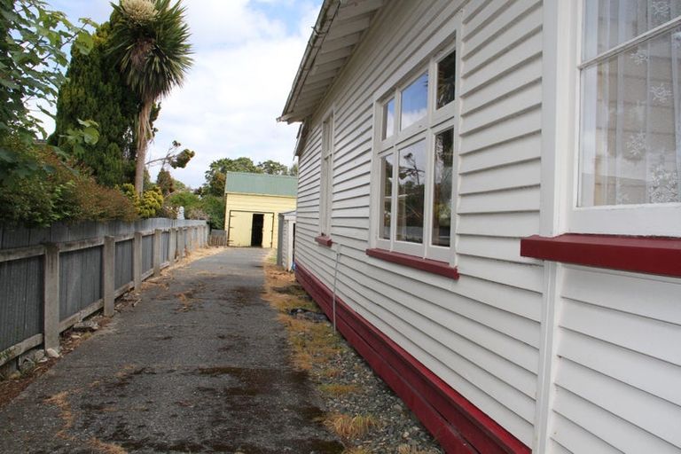 Photo of property in 19 Orawia Road, Tuatapere, 9620