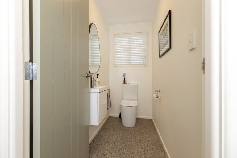 Photo of property in 11 Hadfield Place, Paraparaumu Beach, Paraparaumu, 5032