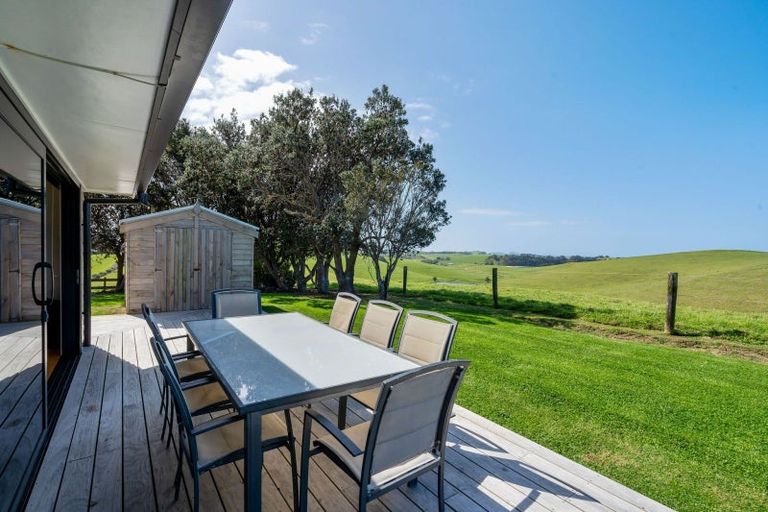 Photo of property in 55 Harambee Road, Taiharuru, Onerahi, 0192