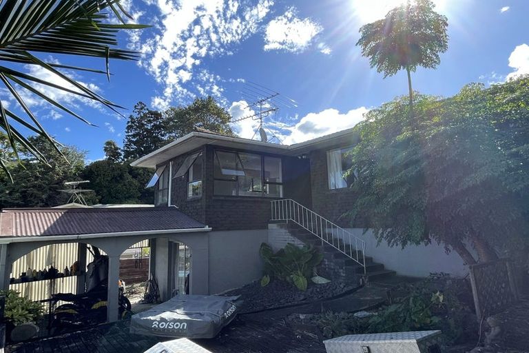 Photo of property in 1/18 Cypress Place, Sunnynook, Auckland, 0620