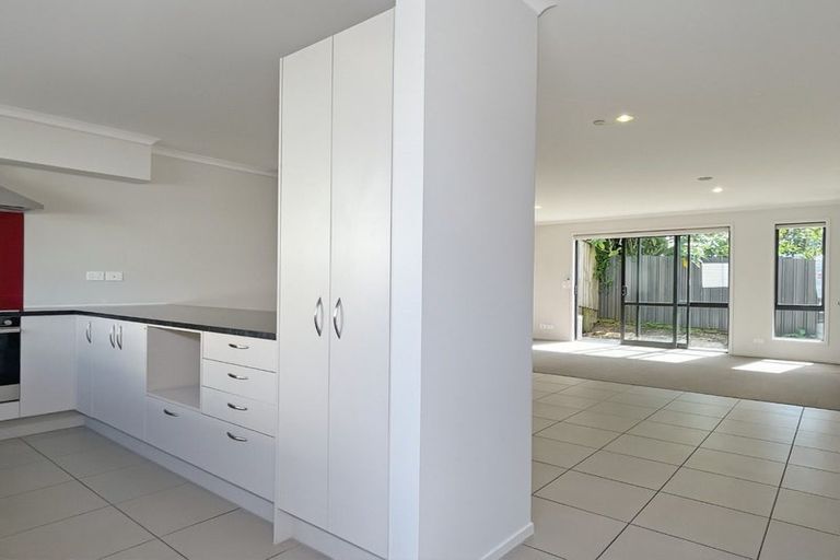 Photo of property in 12 Akeake Lane, Manurewa, Auckland, 2102