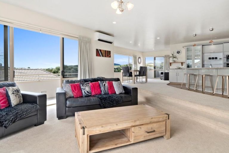 Photo of property in 53 Homestead Place, Welcome Bay, Tauranga, 3112