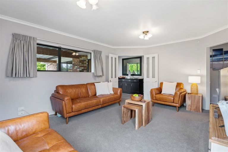 Photo of property in 4 Mccahon Drive, Pukehangi, Rotorua, 3015