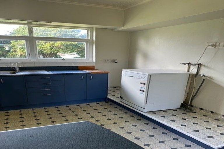 Photo of property in 9 Hillcrest Road, Raumati South, Paraparaumu, 5032