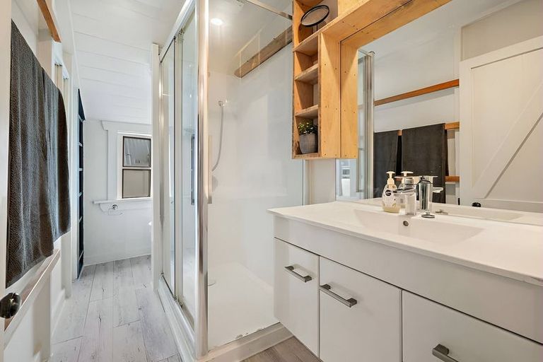 Photo of property in 2a Ripon Street, Lyttelton, 8082