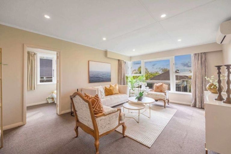 Photo of property in 4 Exmouth Road, Northcote, Auckland, 0627