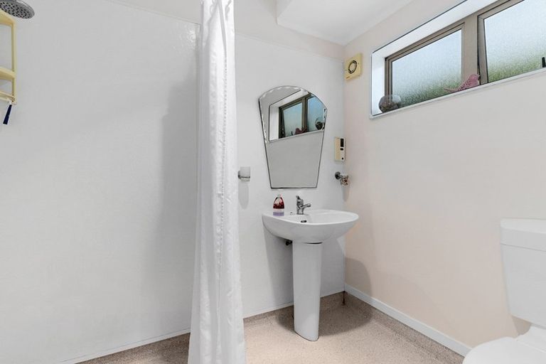 Photo of property in 47 Waiwherowhero Drive, St Andrews, Hamilton, 3200