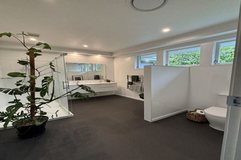 Photo of property in 27 Phoenix Avenue, Hokowhitu, Palmerston North, 4410