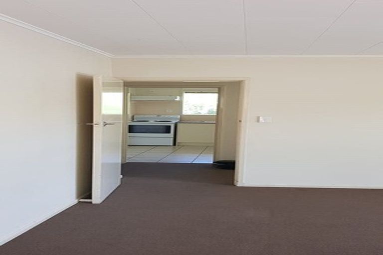Photo of property in 11 Ussher Place, Pakuranga Heights, Auckland, 2010