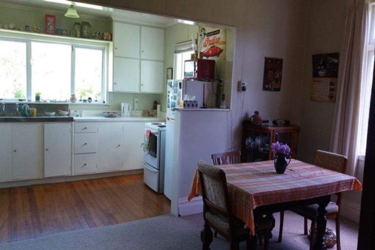 Photo of property in 225 Bridge Street, Eltham, 4322