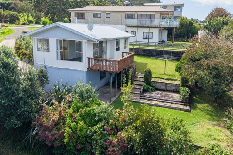 Photo of property in 213 Paku Drive, Tairua, 3508