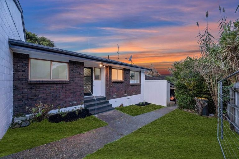 Photo of property in 2/4173a Great North Road, Glen Eden, Auckland, 0602