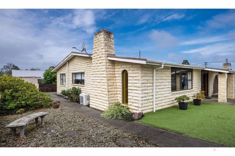 Photo of property in 6 Bond Street, Waimate, 7924